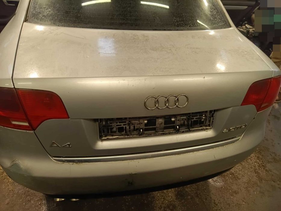 Klapa bagażnika Audi A4 B7 sedan