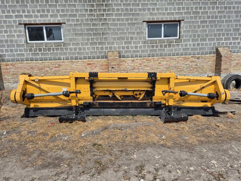 Продам жатку кукурудзяну ЖК-82
