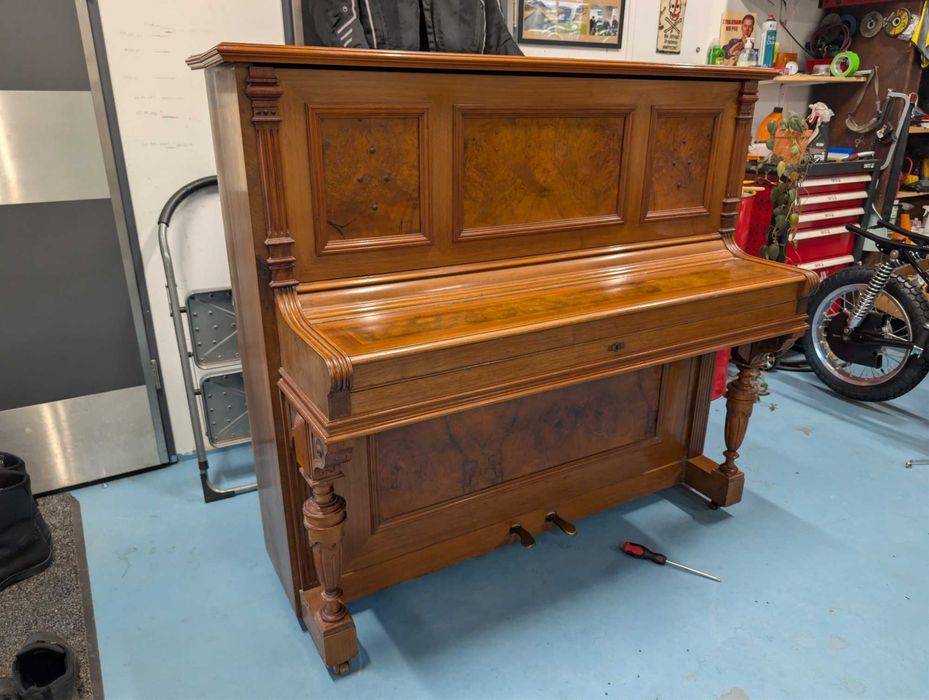 PIANINO Steingraeber & Söhne