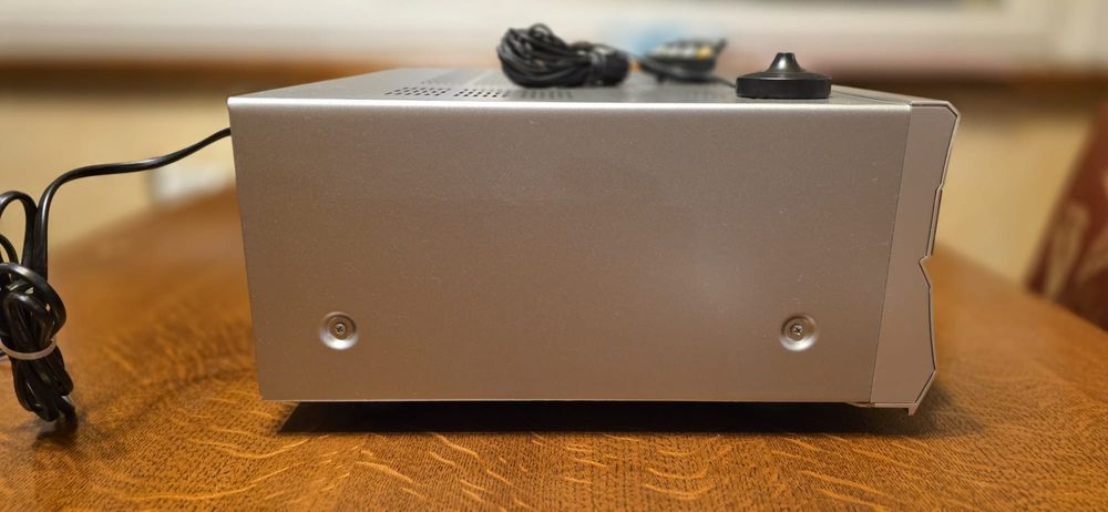 Amplituner Onkyo TX -SR606 i adapter