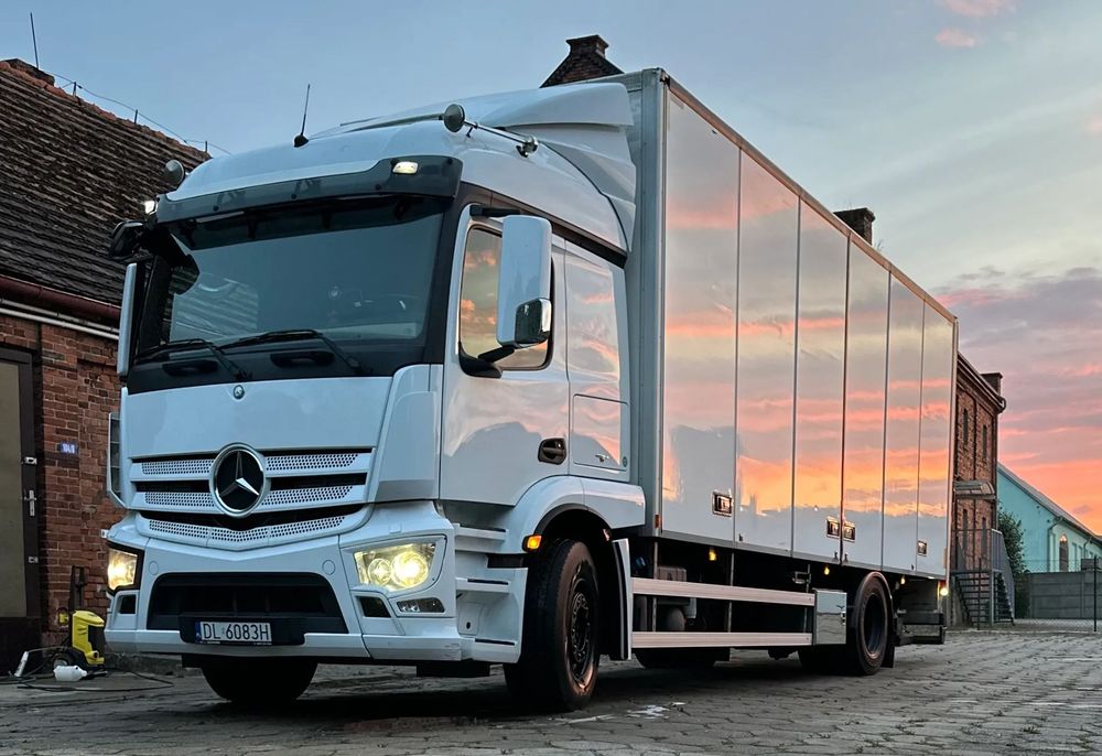 Mercedes-Benz Actros  Izoterma Otwierany Bok niski Przebieg
