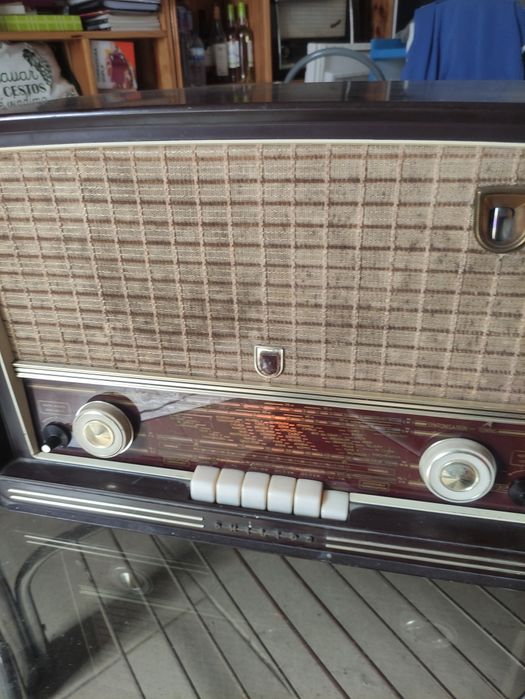 Rádio antigo válvulas