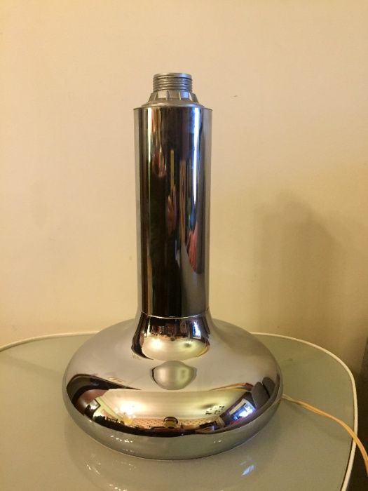 Candeeiro de mesa Kaiser Leuchten, grande em metal cromado anos 60