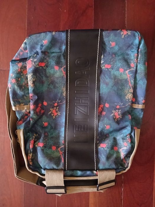 Mochila Nova  de Senhora