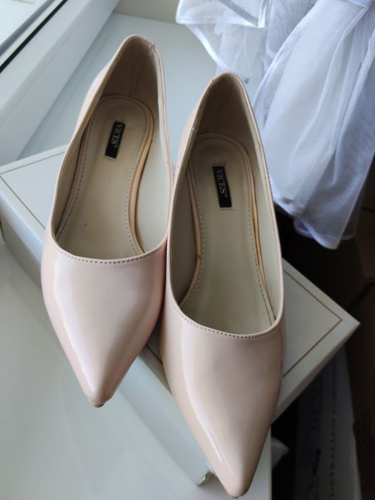 Buty pantofle czółenka 39 nude Vices