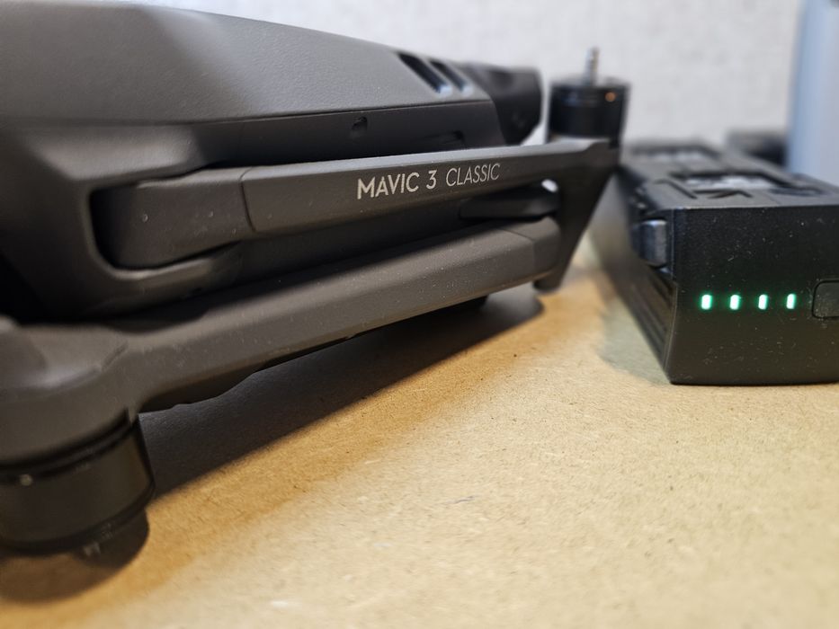 Новый DJI Mavic 3 Classic + пульт + АКБ