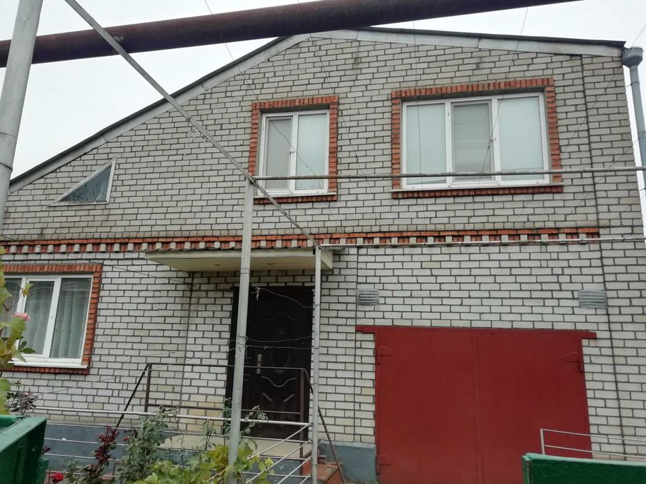 Продам двоповерховий будинок в Лозуватці, вул. Калинова (Свердлова)