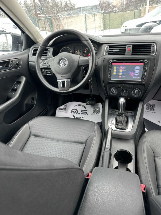 Продам Volkswagen Jetta 2010 рік можлива розстрочка,кредит,обмін!