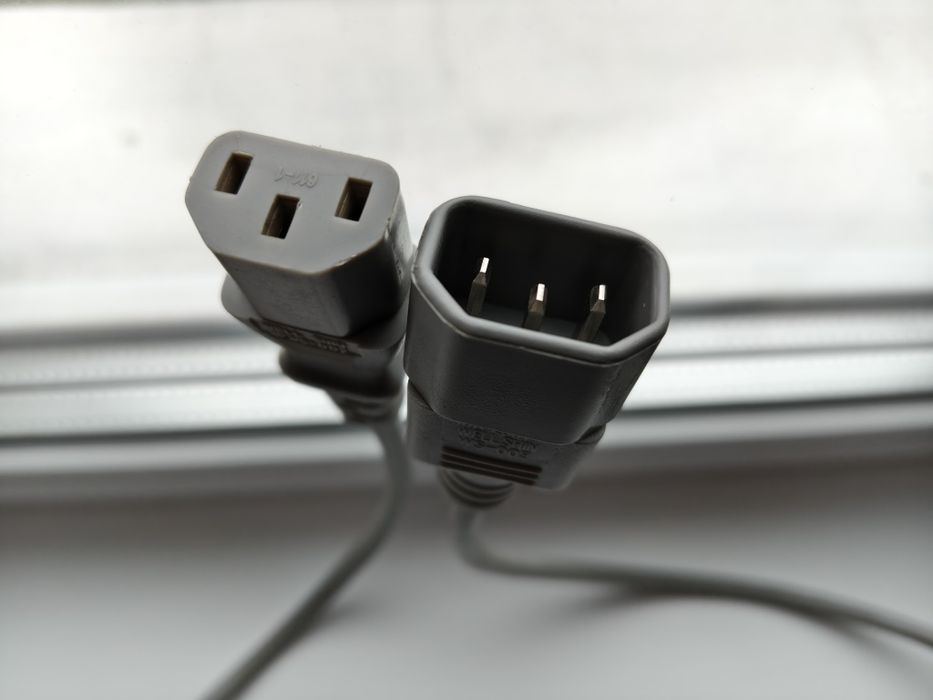 Кабель живлення IEC-C13/C14, 1.8m