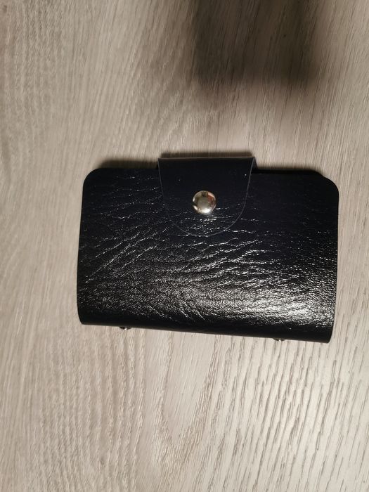 Granatowy wizytownik