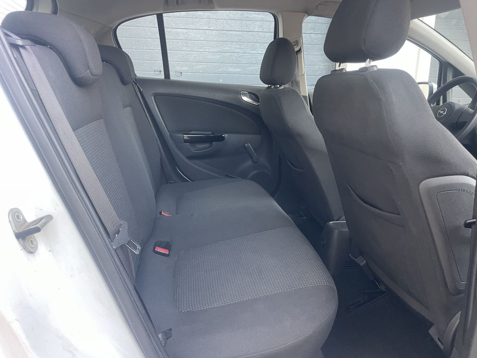Opel Corsa — fotografia 11