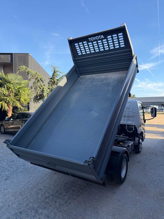 Toyota dyna tribasculante