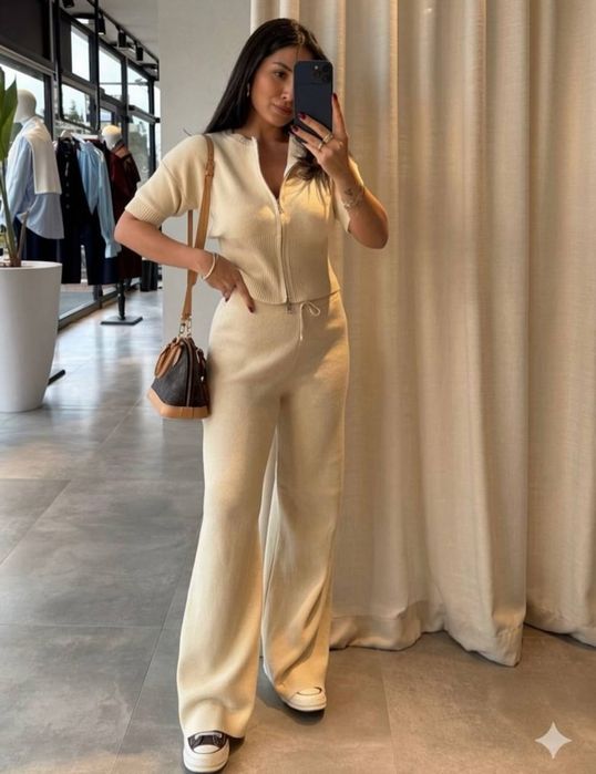 Костюм жіночий машинна вязка