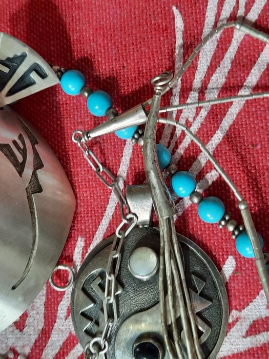 Silver liquid navajo