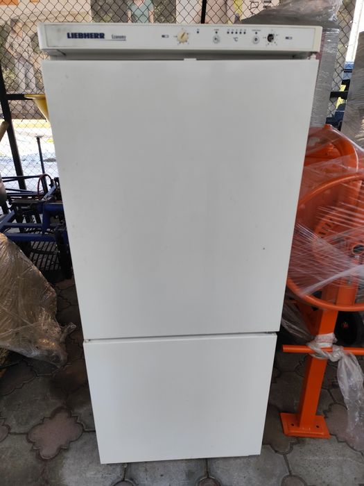 Б/У холодильник не робочий продам терміново