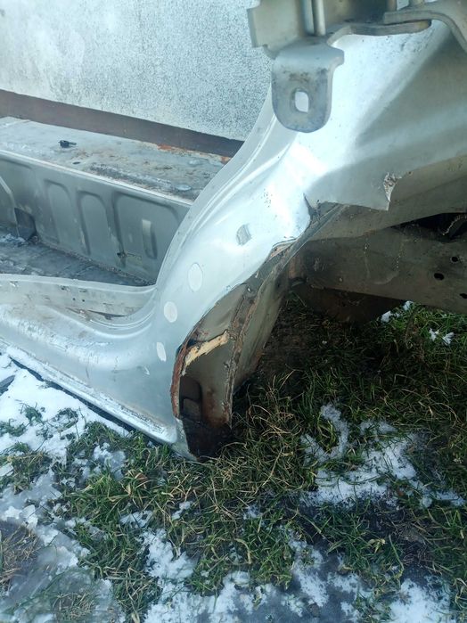 Trafic Primastar Vivaro Ćwiartka słupek próg podłużnica prawa