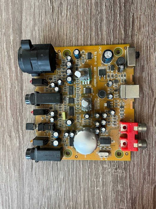 звукова карта Behringer U-Phoria UM2 (без корпусу)