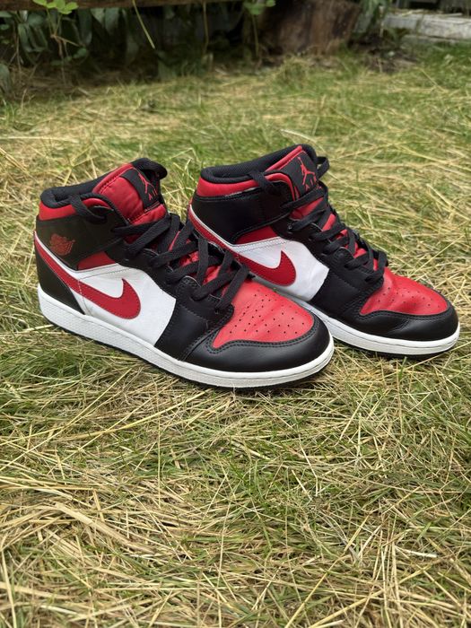 Продам оригінальні Nike Air Jordan 1 Mid Chicago Black Toe