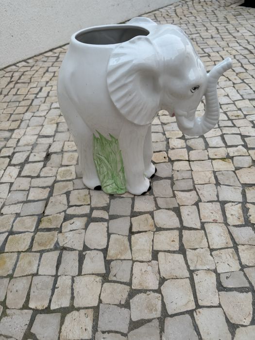 Chapeleiro em cerâmica