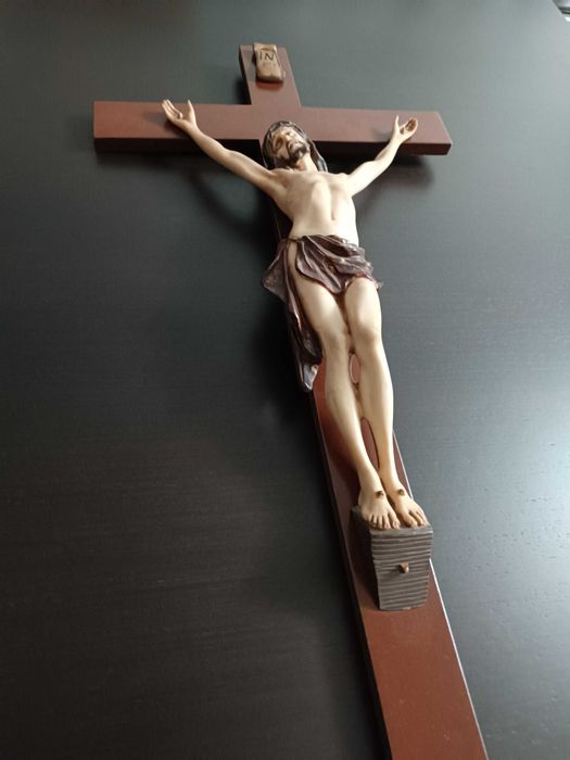 Crussifixo com cristo em marfinite