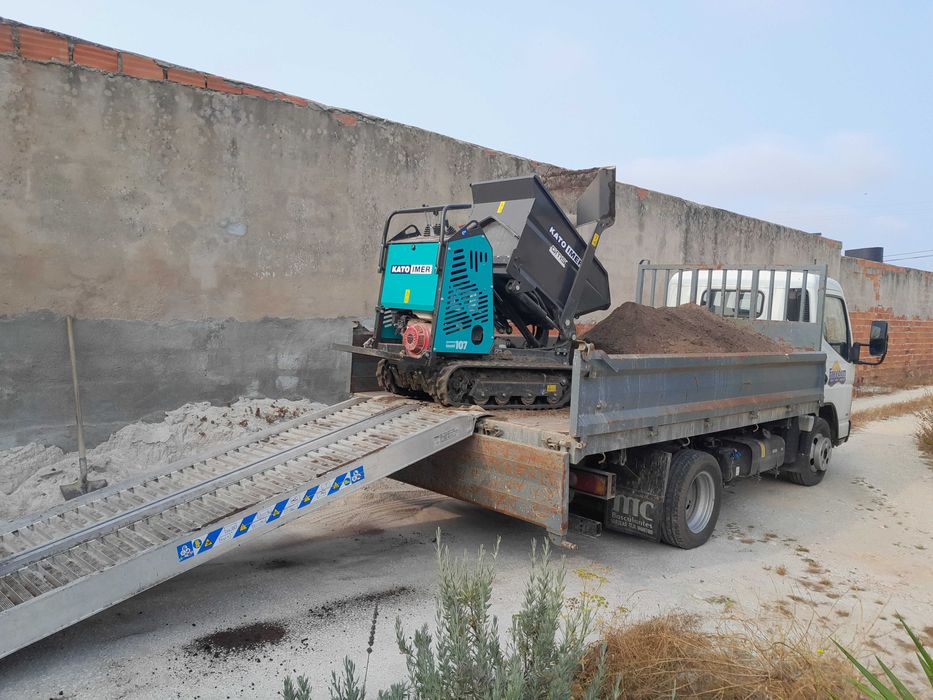 Mini dumper con pá