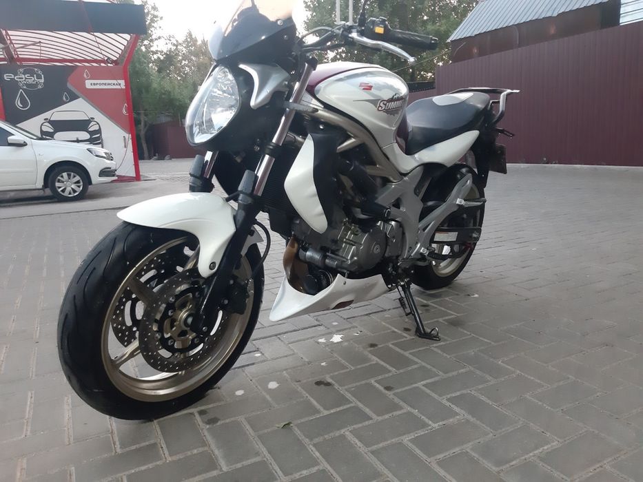 Suzuki Gladius SV650