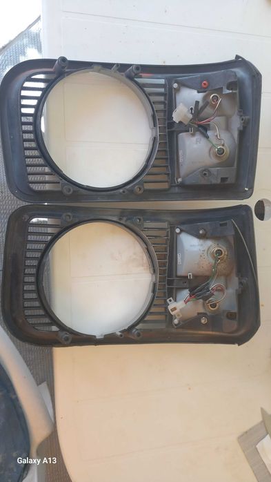 Aros de farol de Hiace LH20 1982