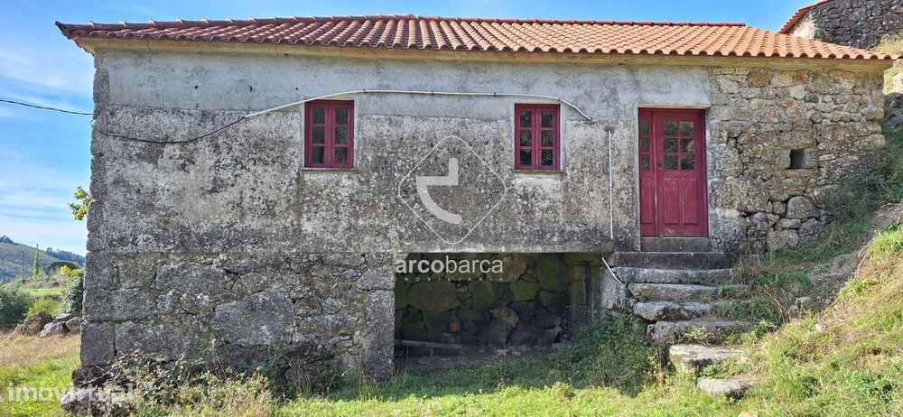 Moradia em Pedra para reconstruir