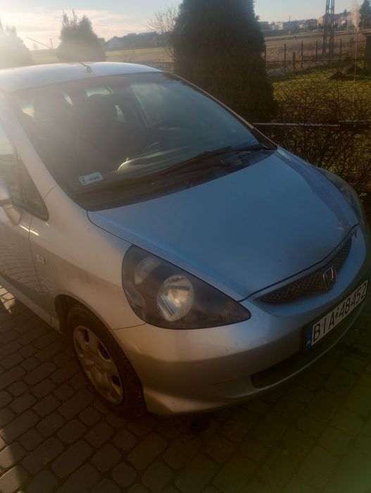 Honda jazz 1.2.        .