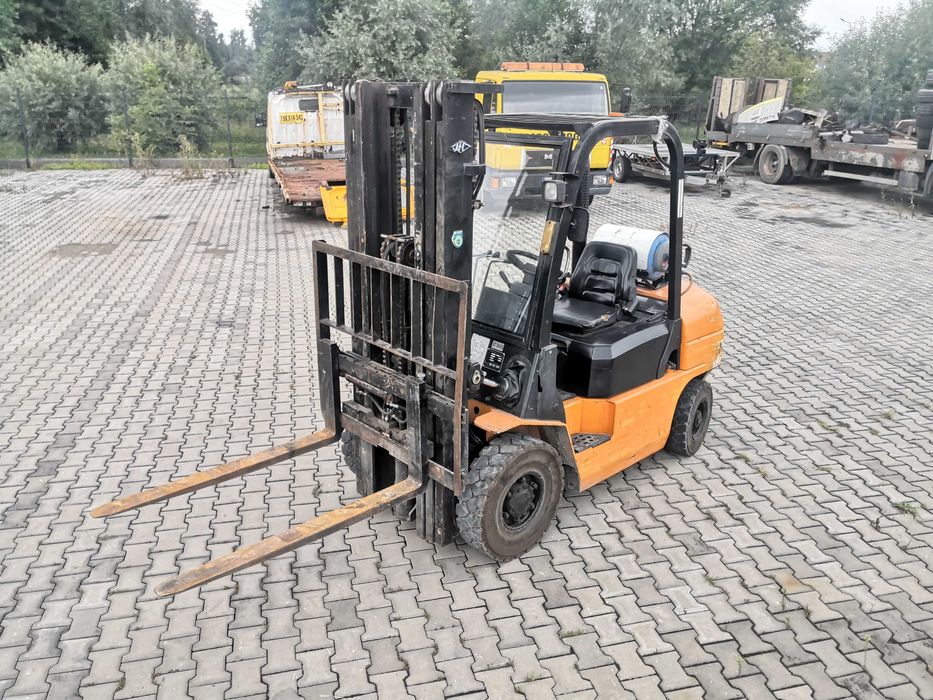 wózek widłowy hangcha 2008r 2,5t 5m UDT sztaplarka widlak