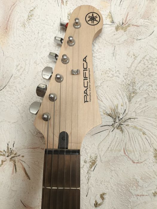 Гитара yamaha pacifica 012