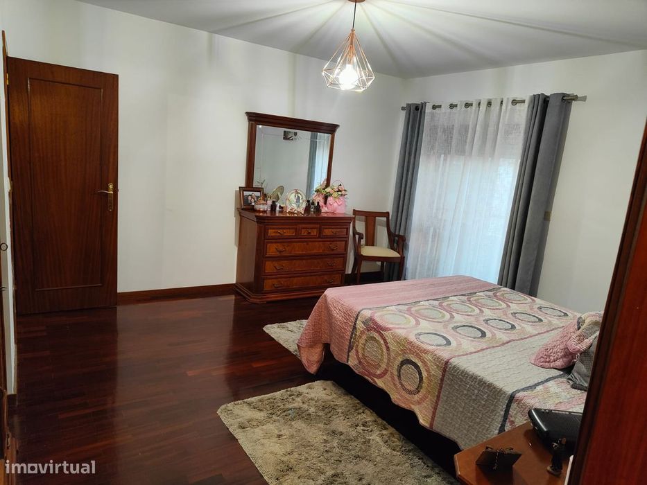 T2 em Baltar com varanda e garagem