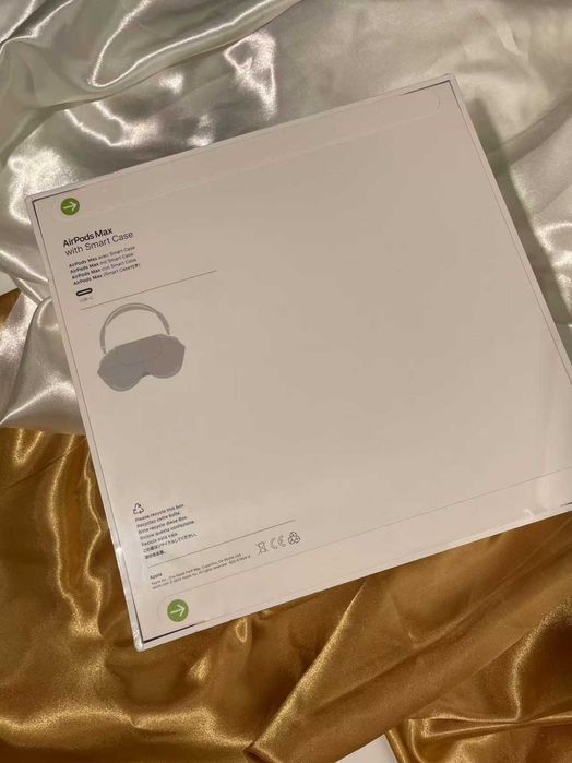 Stan idealny Nowe słuchawki Apple Air-Pods Max gwiezdnego światła