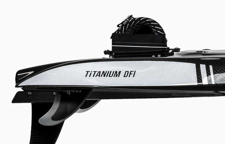 Jetsurf Race Titanium DFI  - deska surfingowa z silnikiem