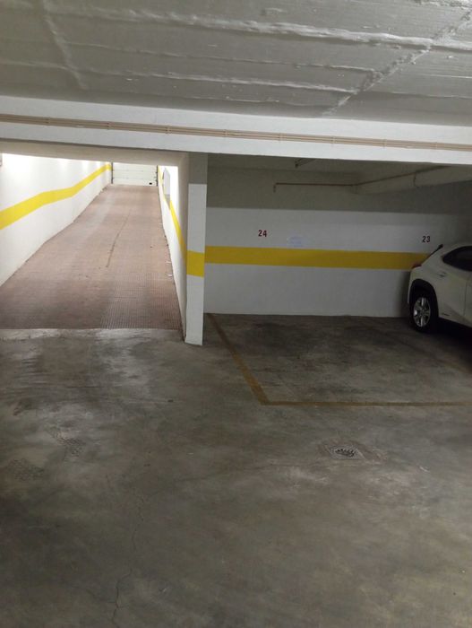 Arrendo parqueamento - Laranjeiras