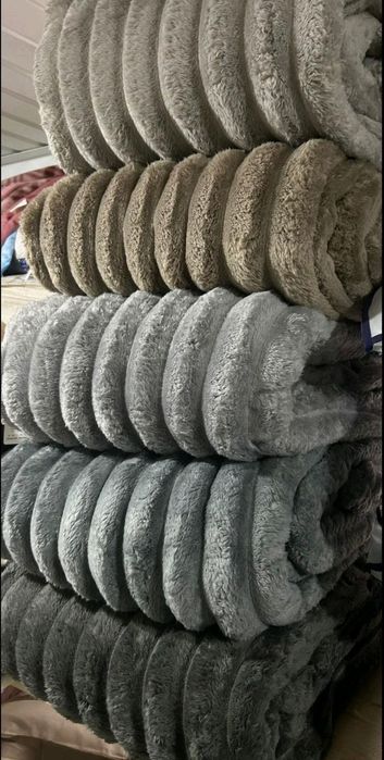 Плед Королівський Шарпей – м'який, теплий, затишний. Опт та роздріб.