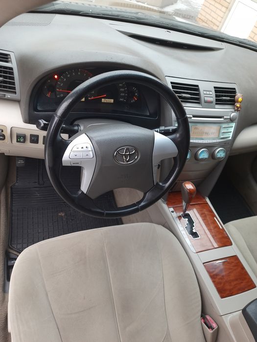 Toyota Camry40          2.4 GAZ-BENZ
