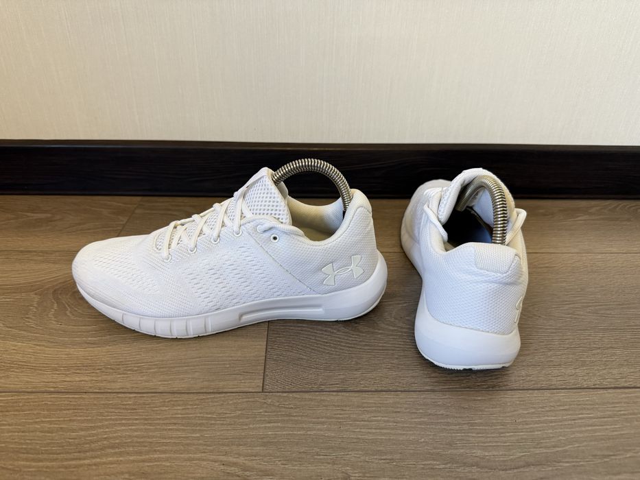 Кросівки Under Armour 41.5-42 розмір