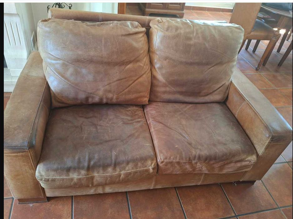 conjunto de 2 sofás em pele usados