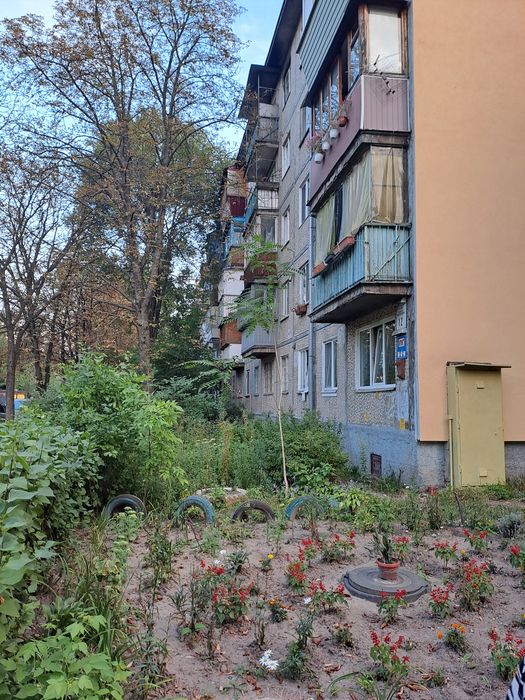 Продажа2ком.кв45кв.м.Отрадный соломенский р-н.ул.Василенко12