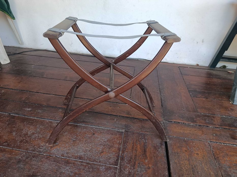 Estrutura suporte tabuleiros dobravel madeira bom estado ex. comer frente TV