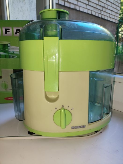 Соковижималка Delfa DJ-300