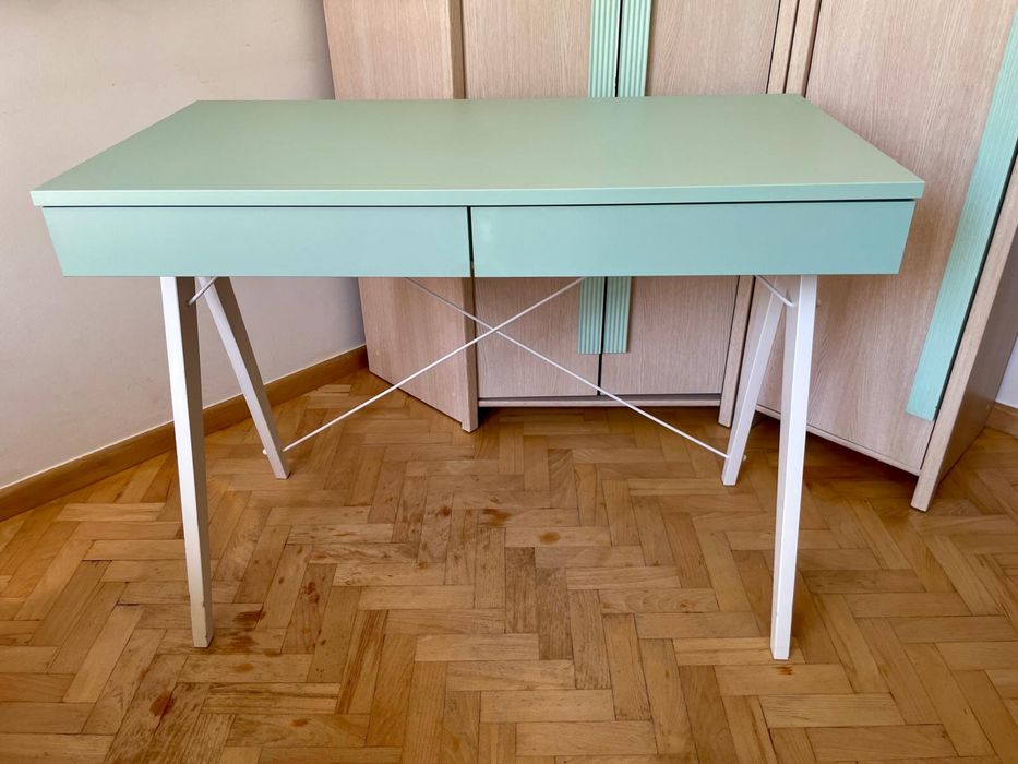Miętowe biurko Minko