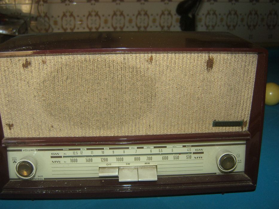 Rádio grundig antigo