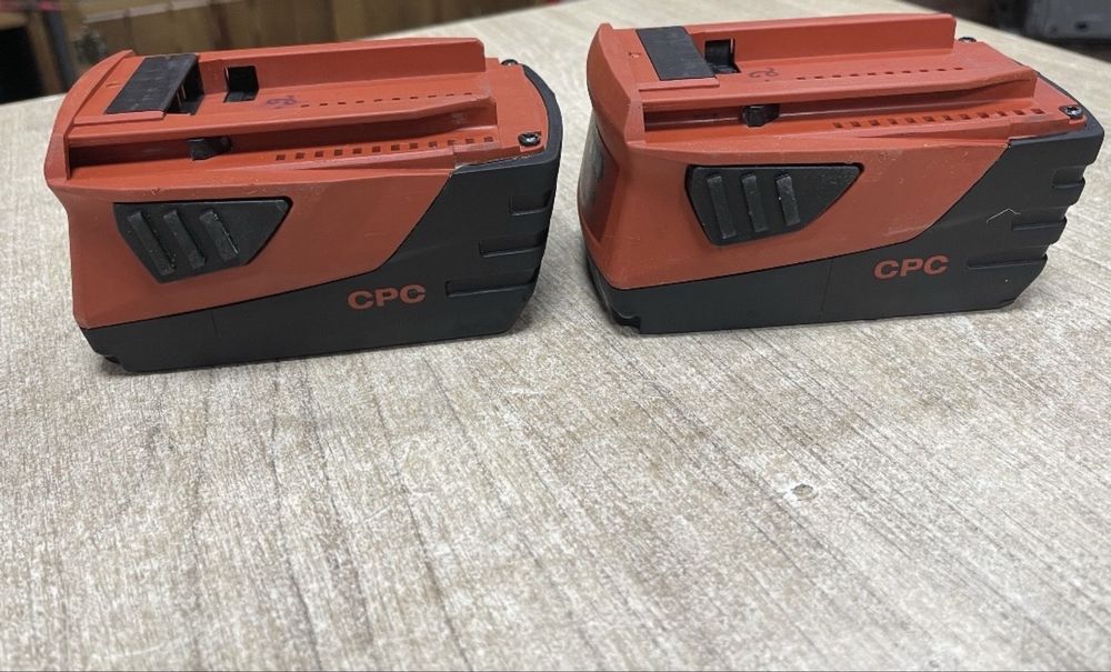 Швидкий зарядний пристрій та акамулятор В22 Hilti С 4/36-350 зарядка