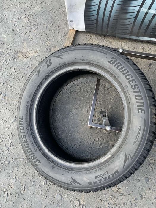 Шини  205/60 R16 Bridgestone зима 2022/21 рік 7,3/7 мм