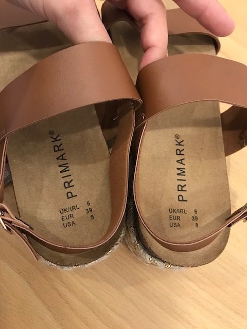 Sandálias Castanhas NOVAS Nº 39