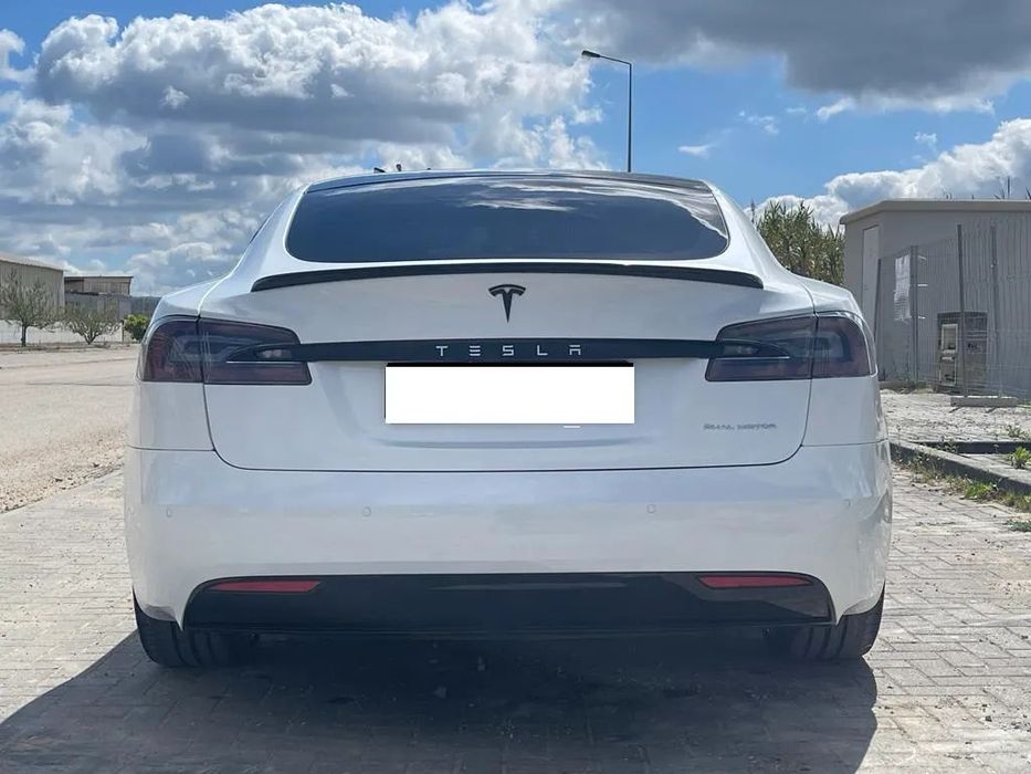 Tesla Model S Long Range