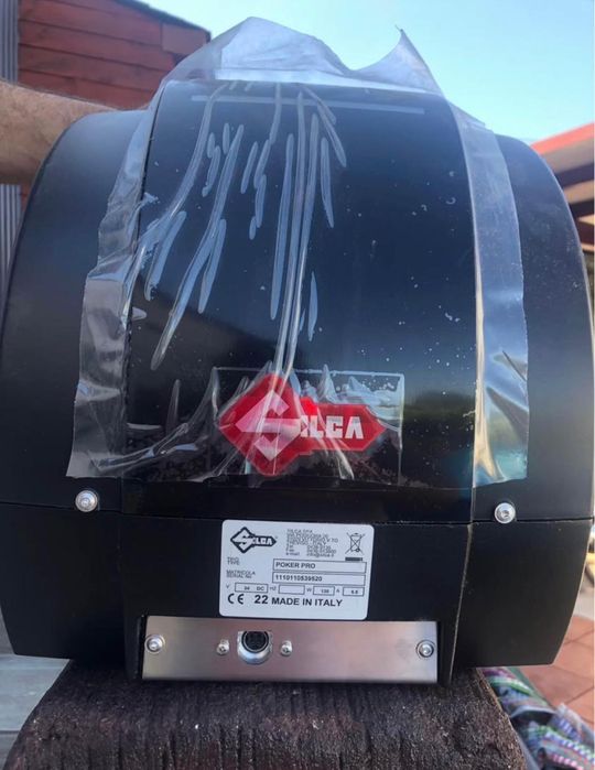 Maquina fazer chaves silca  !como nova!