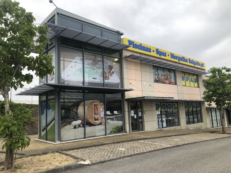 Jacuzzi 2x2 - 6 lugares Mergulho Salgado Piscinas e Spas